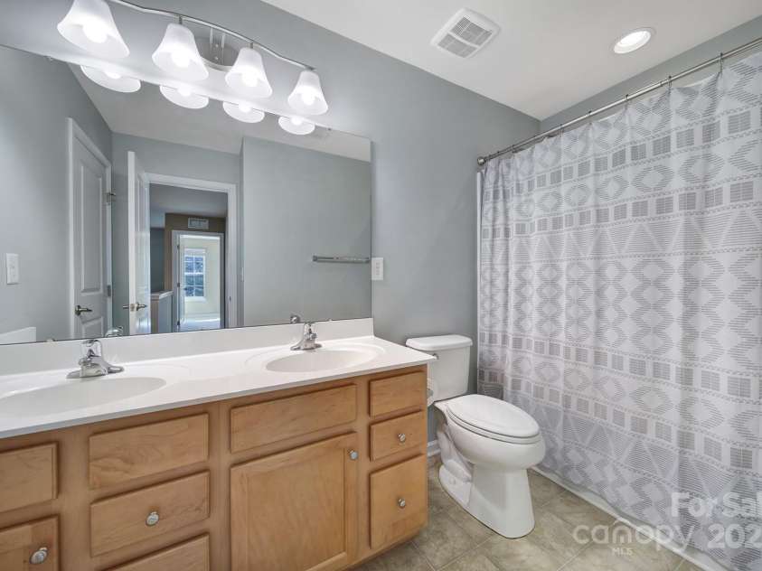 1012 Kings Bottom Drive, Fort Mill, SC 29715.  MLS# CAR4263790, YatesRealty ID 16196. 