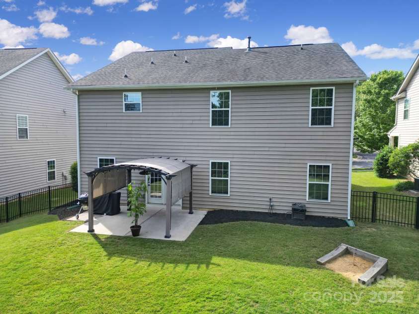 1012 Kings Bottom Drive, Fort Mill, SC 29715.  MLS# CAR4263790, YatesRealty ID 16196. 