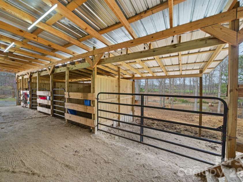 6777 Hockett Trail, Randleman, NC 27317.  MLS# CAR4359422, YatesRealty ID 16196. 
