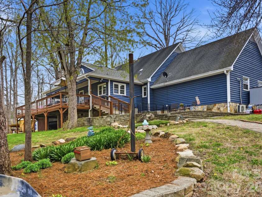 6777 Hockett Trail, Randleman, NC 27317.  MLS# CAR4359422, YatesRealty ID 16196. 