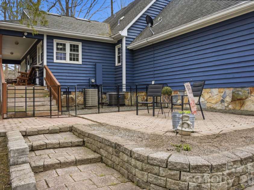 6777 Hockett Trail, Randleman, NC 27317.  MLS# CAR4359422, YatesRealty ID 16196. 
