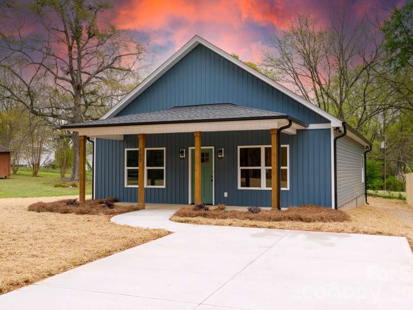 107 Brown Street, Clover, SC 29710.  MLS# CAR4363836, YatesRealty ID 16197. 