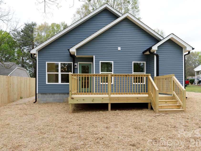 107 Brown Street, Clover, SC 29710.  MLS# CAR4363836, YatesRealty ID 16197. 
