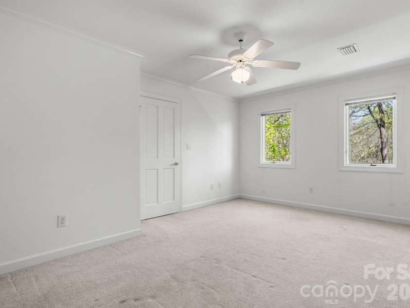 421 18th Avenue Lane, Hickory, NC 28601.  MLS# CAR4357628, YatesRealty ID 16198. 