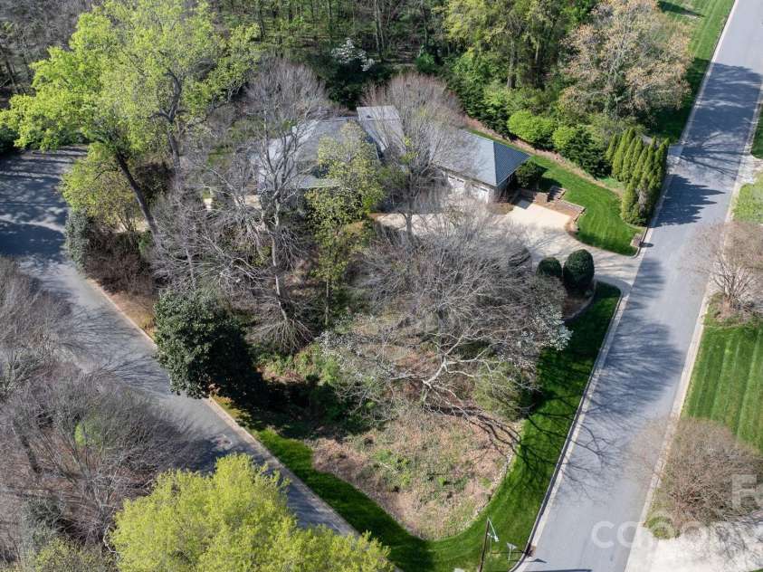 421 18th Avenue Lane, Hickory, NC 28601.  MLS# CAR4357628, YatesRealty ID 16198. 