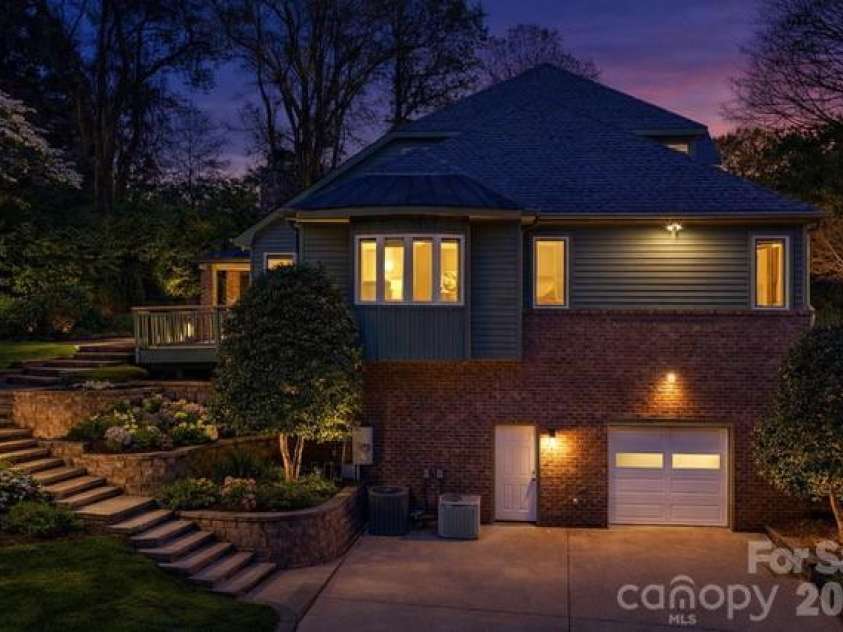421 18th Avenue Lane, Hickory, NC 28601.  MLS# CAR4357628, YatesRealty ID 16198. Digitally enhanced the steps do not have lights on the