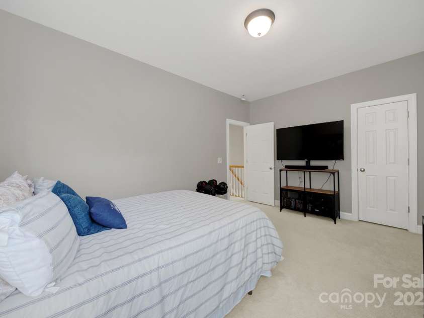 16714 Hammock Creek Place, Charlotte, NC 28278.  MLS# CAR4261542, YatesRealty ID 16199. 
