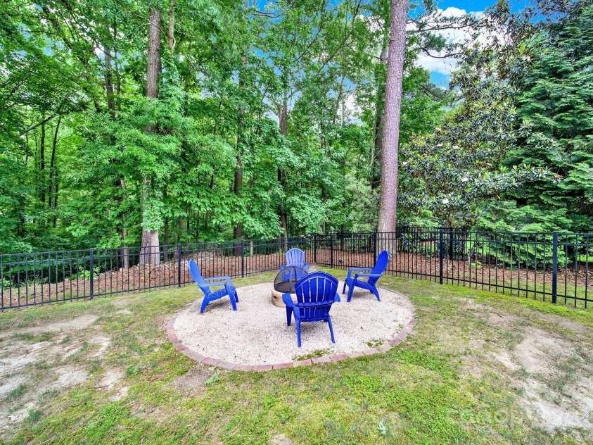 16714 Hammock Creek Place, Charlotte, NC 28278.  MLS# CAR4261542, YatesRealty ID 16199. 