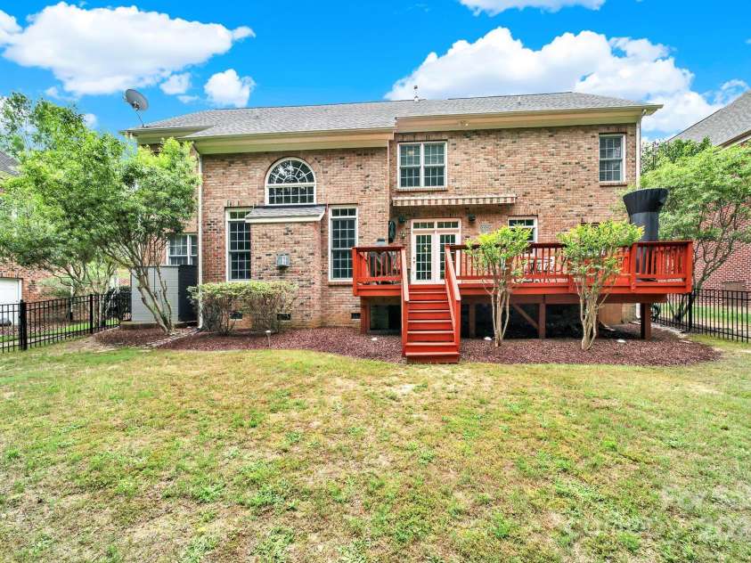 16714 Hammock Creek Place, Charlotte, NC 28278.  MLS# CAR4261542, YatesRealty ID 16199. 