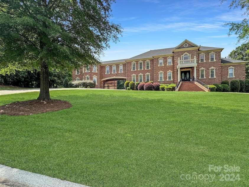 9100 Woodhall Lake Drive, Waxhaw, NC 28173.  MLS# CAR4151190, YatesRealty ID 162. 