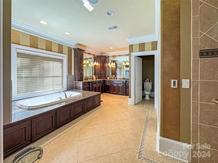 9100 Woodhall Lake Drive, Waxhaw, NC 28173.  MLS# CAR4151190, YatesRealty ID 162. 