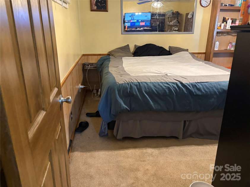 212 Bingham Street, Statesville, NC 28677.  MLS# CAR4214013, YatesRealty ID 16200. 