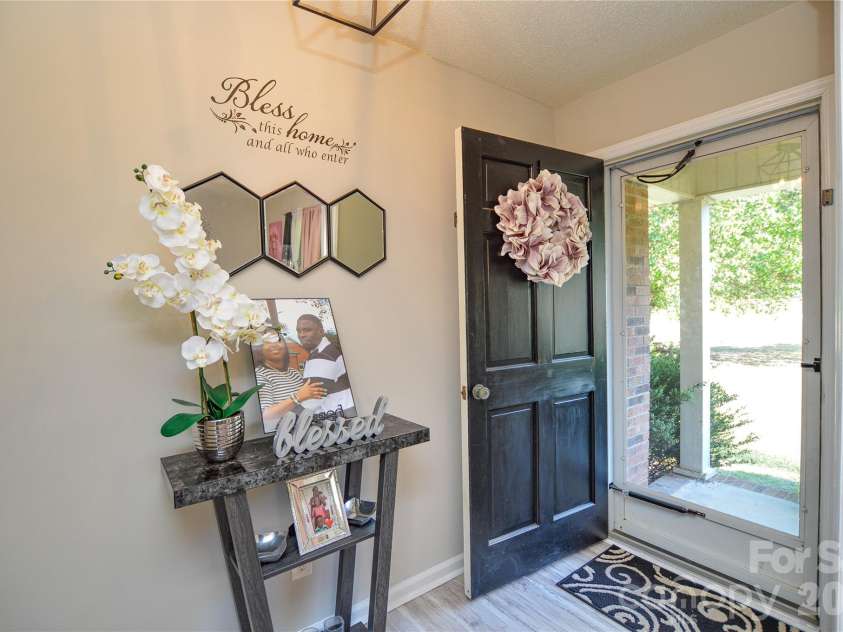97 Robin Road, Wadesboro, NC 28170.  MLS# CAR4371322, YatesRealty ID 16202. 