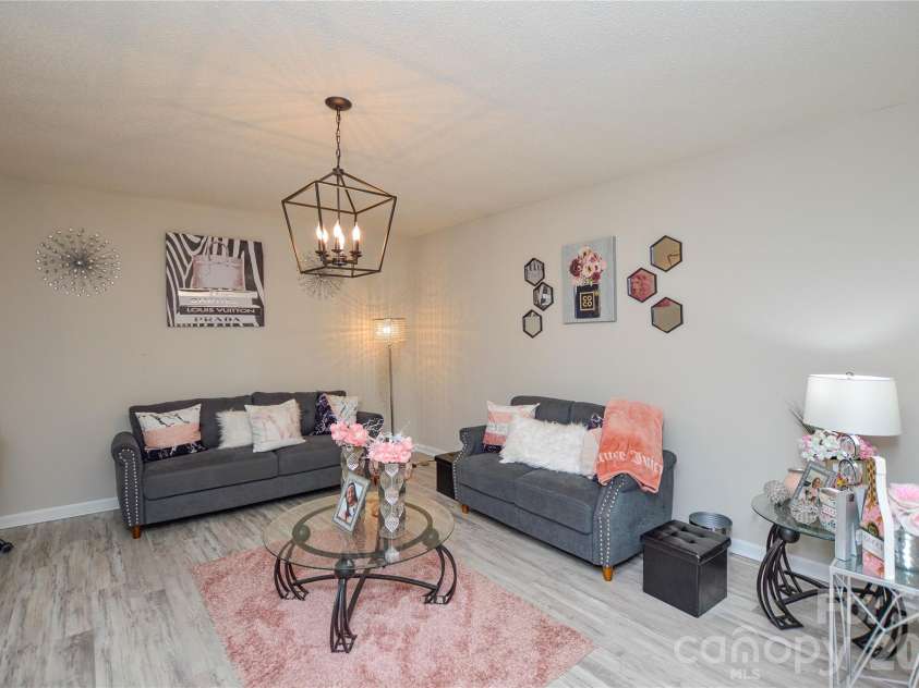 97 Robin Road, Wadesboro, NC 28170.  MLS# CAR4371322, YatesRealty ID 16202. 