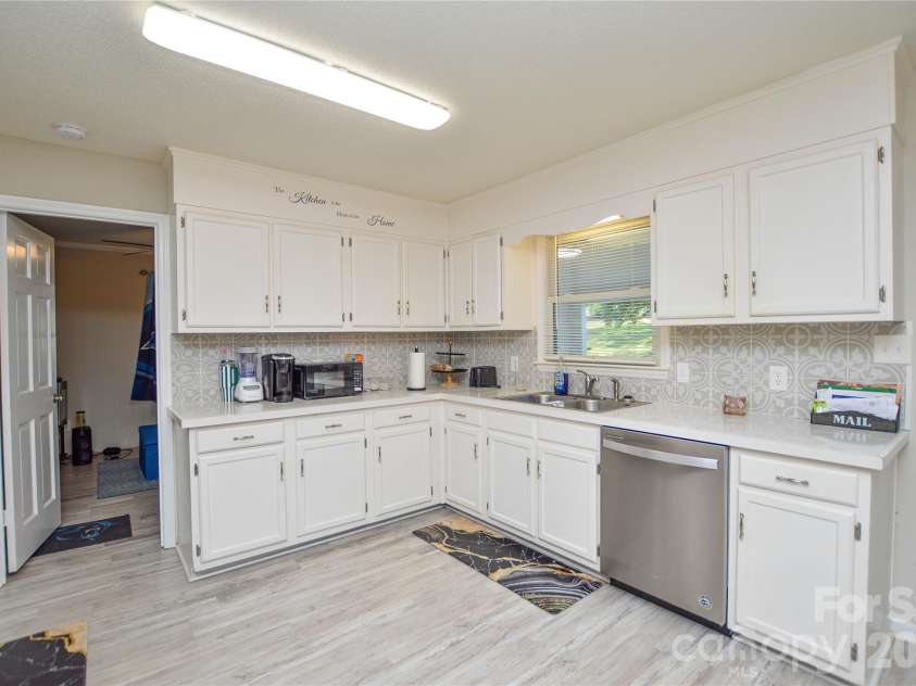 97 Robin Road, Wadesboro, NC 28170.  MLS# CAR4371322, YatesRealty ID 16202. 