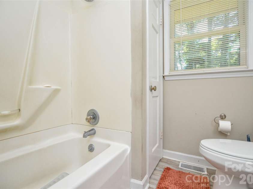 97 Robin Road, Wadesboro, NC 28170.  MLS# CAR4371322, YatesRealty ID 16202. 
