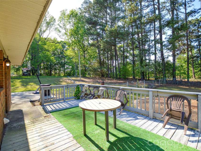 97 Robin Road, Wadesboro, NC 28170.  MLS# CAR4371322, YatesRealty ID 16202. 