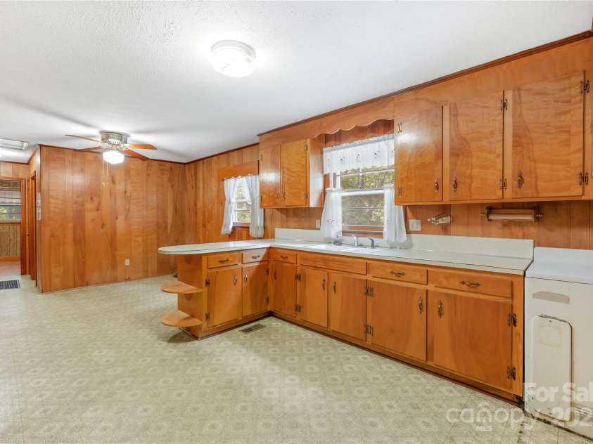 208 Lipe Road, Troutman, NC 28166.  MLS# CAR4263881, YatesRealty ID 16203. Kitchen