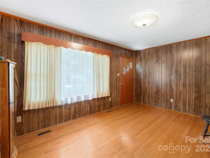 208 Lipe Road, Troutman, NC 28166.  MLS# CAR4263881, YatesRealty ID 16203. Living Room