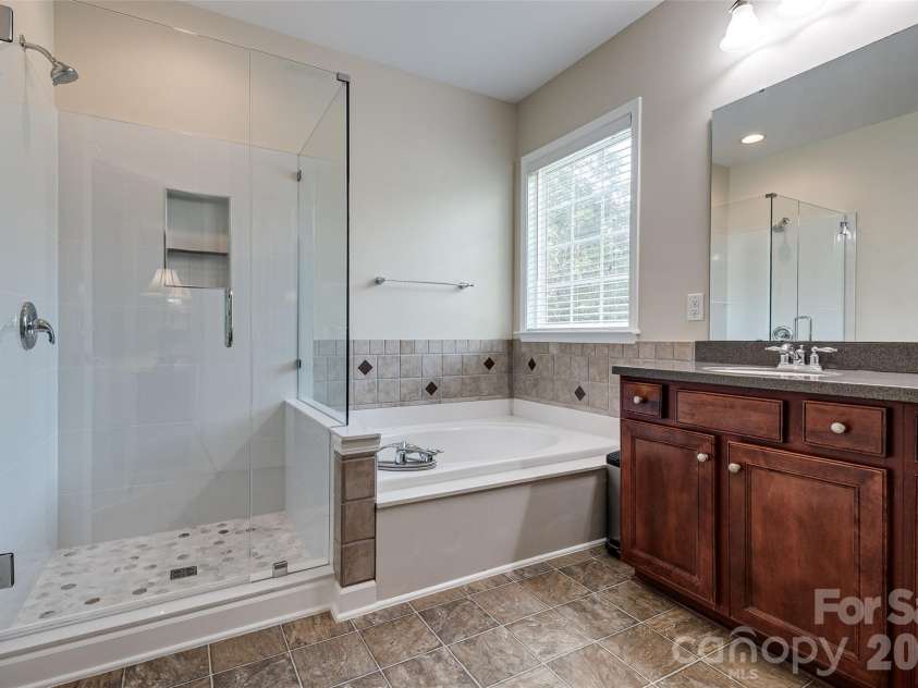1112 Donelea Lane, Concord, NC 28027.  MLS# CAR4370877, YatesRealty ID 16206. 