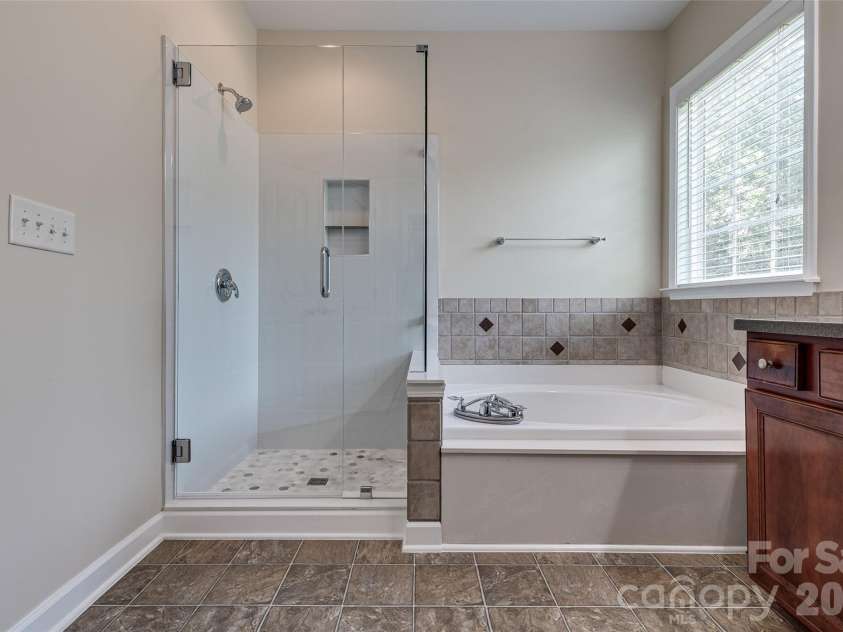 1112 Donelea Lane, Concord, NC 28027.  MLS# CAR4370877, YatesRealty ID 16206. 