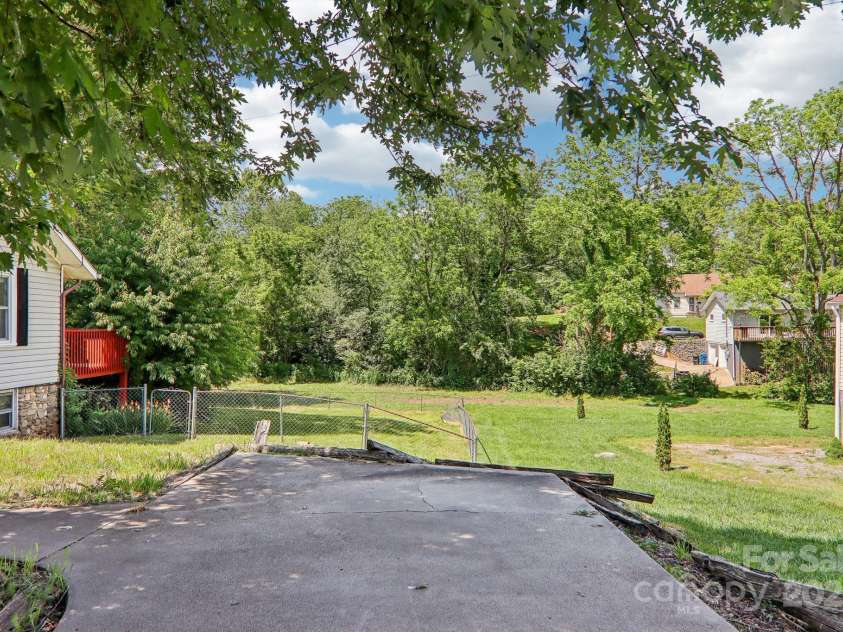 142 Substation Road, Canton, NC 28716.  MLS# CAR4258004, YatesRealty ID 16206. 