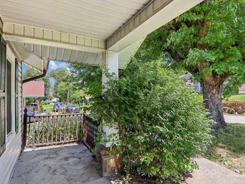 142 Substation Road, Canton, NC 28716.  MLS# CAR4258004, YatesRealty ID 16206. 