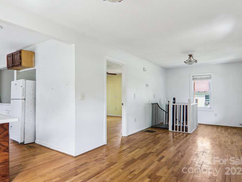 142 Substation Road, Canton, NC 28716.  MLS# CAR4258004, YatesRealty ID 16206. 