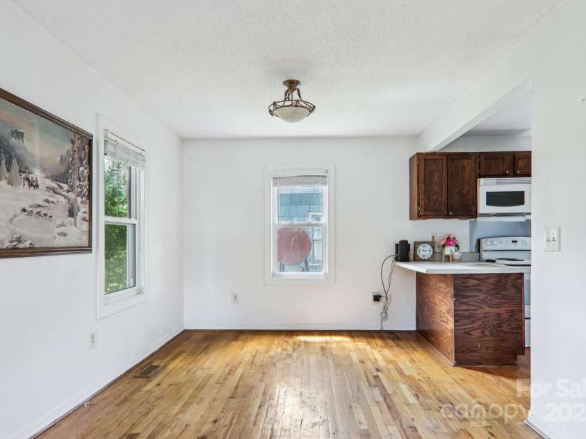 142 Substation Road, Canton, NC 28716.  MLS# CAR4258004, YatesRealty ID 16206. 