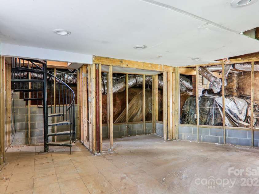 142 Substation Road, Canton, NC 28716.  MLS# CAR4258004, YatesRealty ID 16206. 