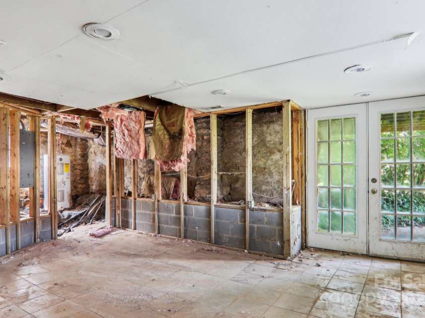 142 Substation Road, Canton, NC 28716.  MLS# CAR4258004, YatesRealty ID 16206. 