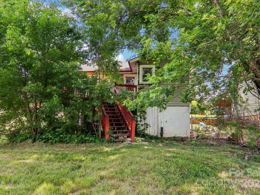 142 Substation Road, Canton, NC 28716.  MLS# CAR4258004, YatesRealty ID 16206. 