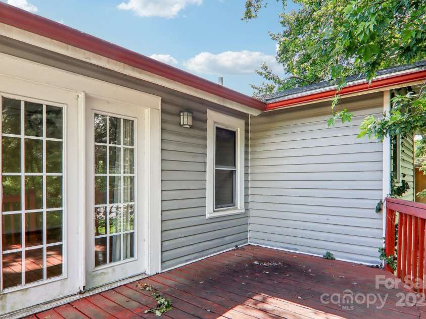 142 Substation Road, Canton, NC 28716.  MLS# CAR4258004, YatesRealty ID 16206. 