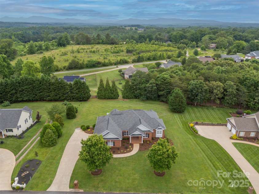 182 Kensington Drive, Forest City, NC 28043.  MLS# CAR4264053, YatesRealty ID 16207. 