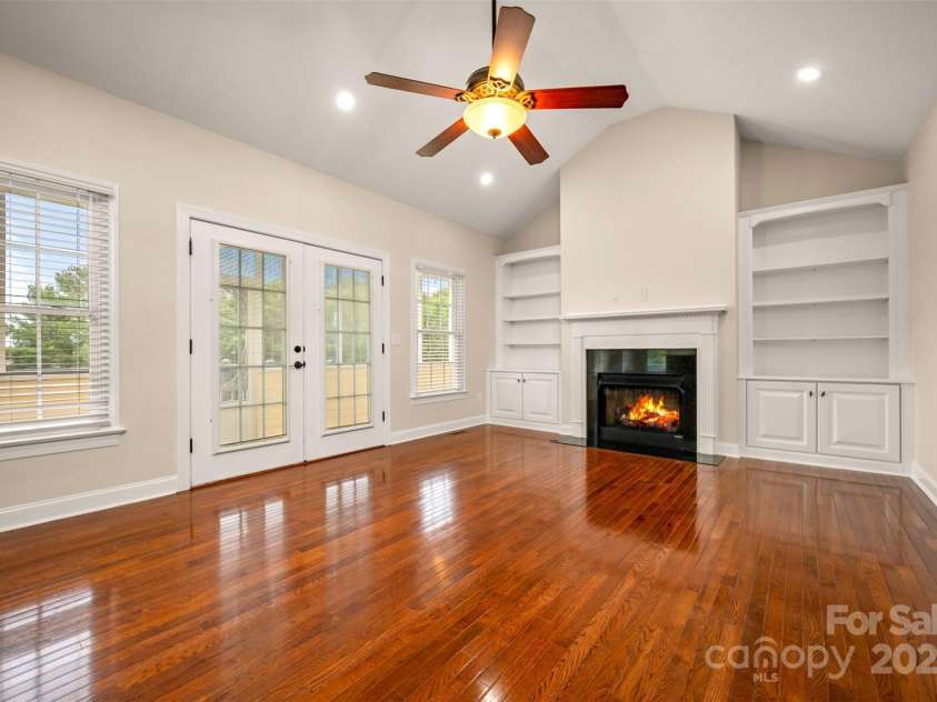 182 Kensington Drive, Forest City, NC 28043.  MLS# CAR4264053, YatesRealty ID 16207. Family Room