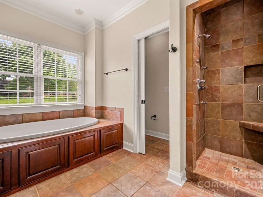 182 Kensington Drive, Forest City, NC 28043.  MLS# CAR4264053, YatesRealty ID 16207. Primary Bath