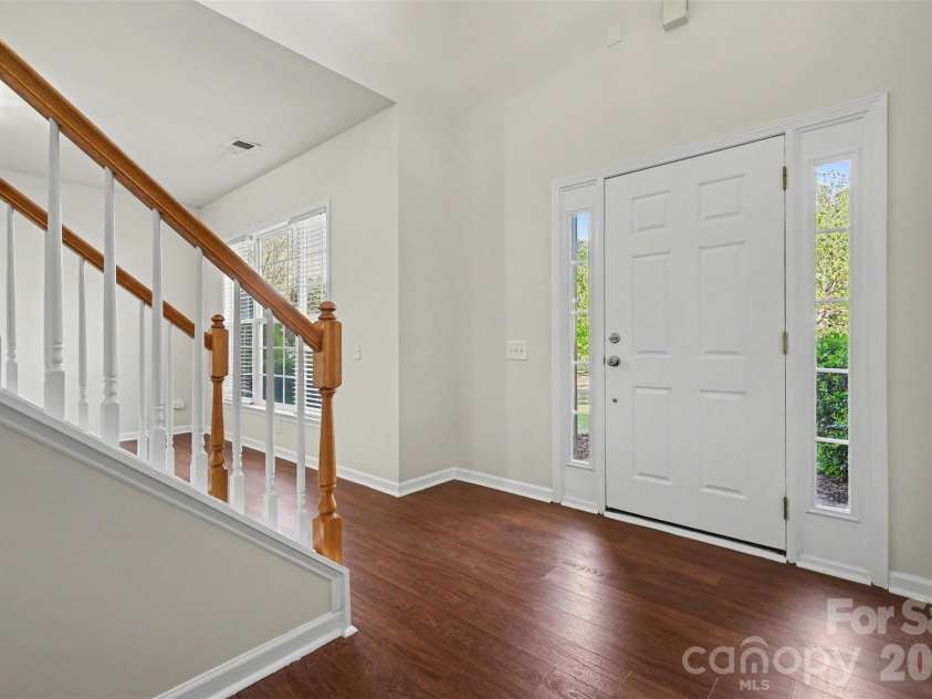 9144 Linden Tree Lane, Charlotte, NC 28277.  MLS# CAR4366645, YatesRealty ID 16207. 
