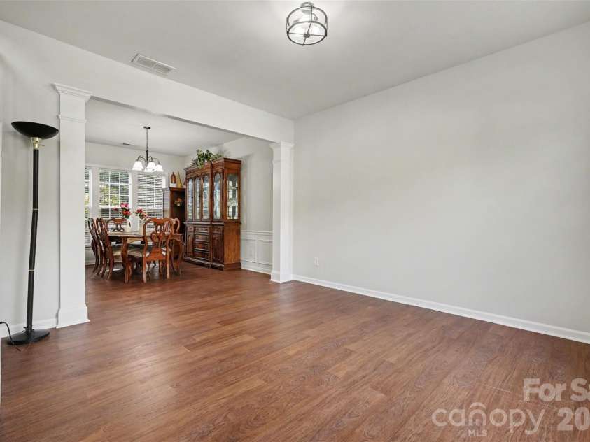 9144 Linden Tree Lane, Charlotte, NC 28277.  MLS# CAR4366645, YatesRealty ID 16207. 