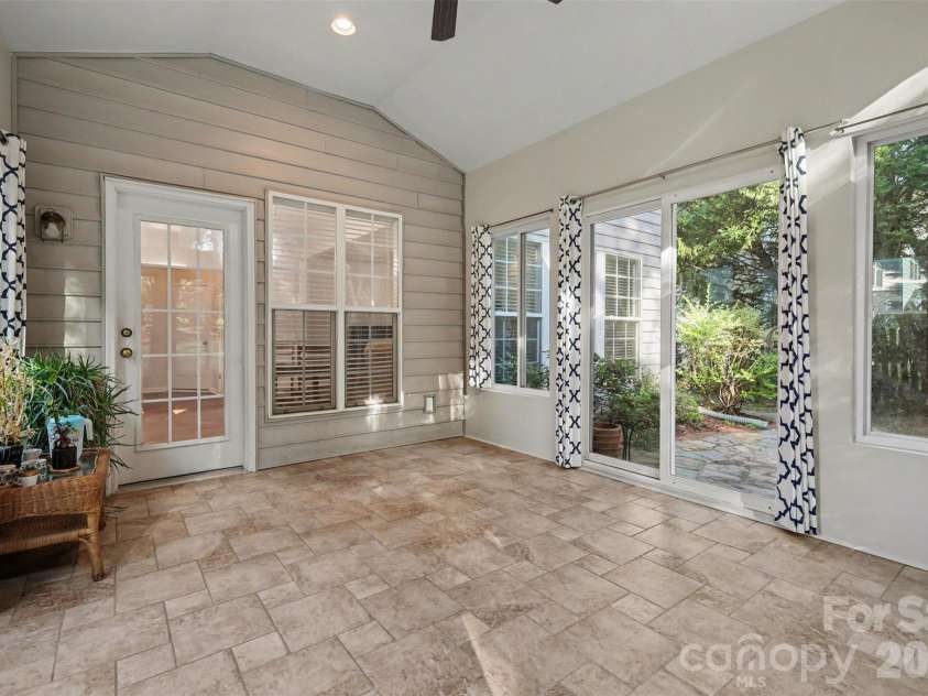 9144 Linden Tree Lane, Charlotte, NC 28277.  MLS# CAR4366645, YatesRealty ID 16207. 