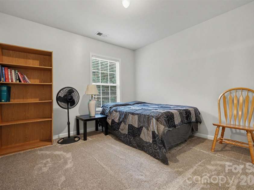 9144 Linden Tree Lane, Charlotte, NC 28277.  MLS# CAR4366645, YatesRealty ID 16207. 