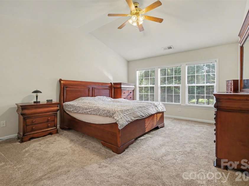 9144 Linden Tree Lane, Charlotte, NC 28277.  MLS# CAR4366645, YatesRealty ID 16207. 