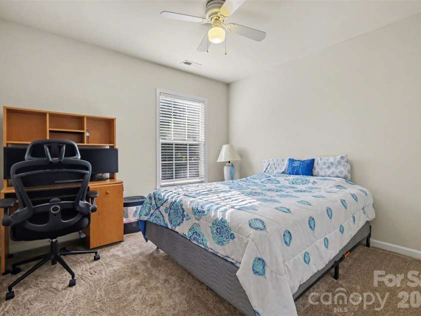 9144 Linden Tree Lane, Charlotte, NC 28277.  MLS# CAR4366645, YatesRealty ID 16207. 
