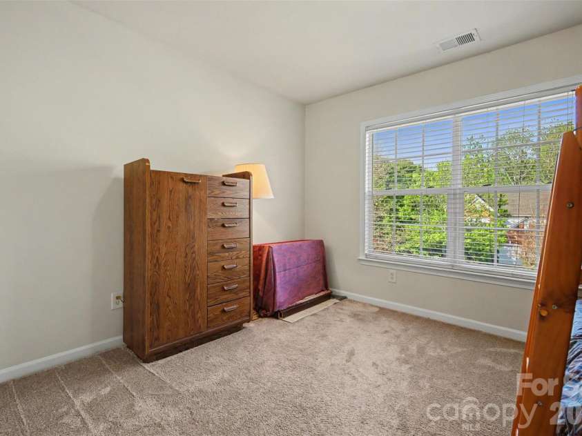 9144 Linden Tree Lane, Charlotte, NC 28277.  MLS# CAR4366645, YatesRealty ID 16207. 