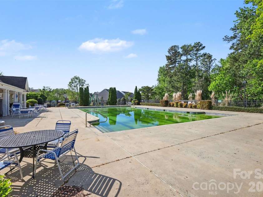 9144 Linden Tree Lane, Charlotte, NC 28277.  MLS# CAR4366645, YatesRealty ID 16207. 