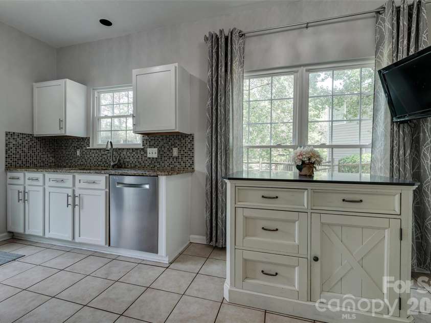 12007 Presnell Place, Charlotte, NC 28273.  MLS# CAR4365163, YatesRealty ID 16208. 
