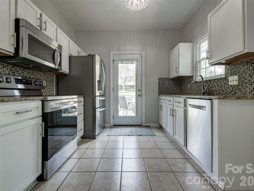 12007 Presnell Place, Charlotte, NC 28273.  MLS# CAR4365163, YatesRealty ID 16208. 
