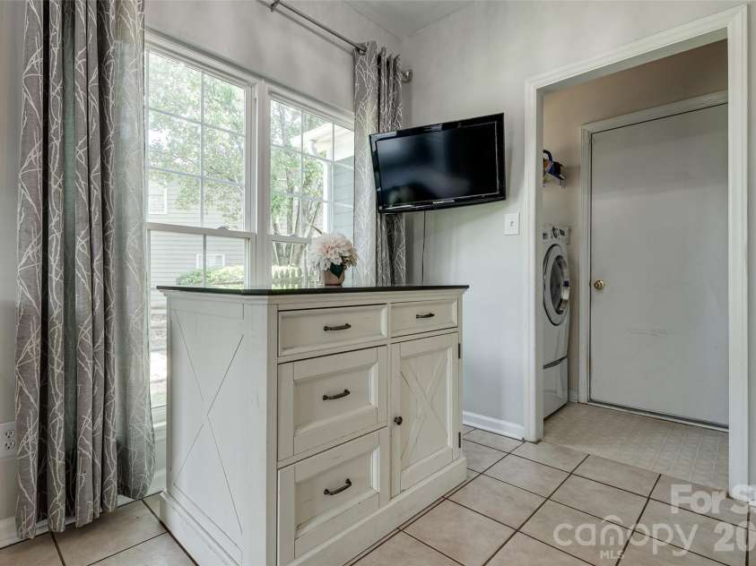 12007 Presnell Place, Charlotte, NC 28273.  MLS# CAR4365163, YatesRealty ID 16208. 