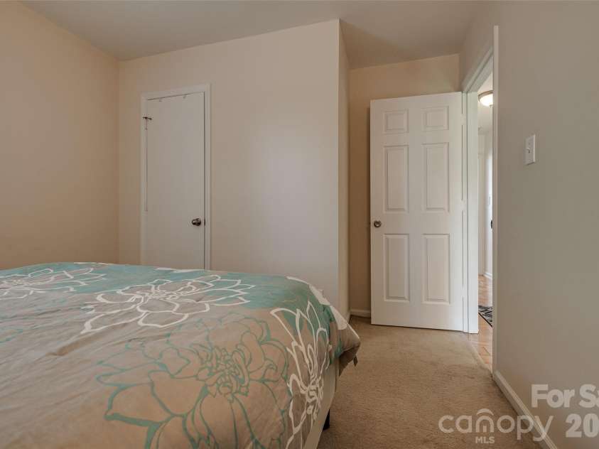 12007 Presnell Place, Charlotte, NC 28273.  MLS# CAR4365163, YatesRealty ID 16208. 