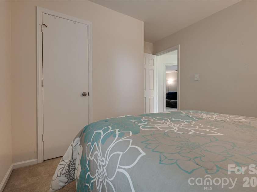 12007 Presnell Place, Charlotte, NC 28273.  MLS# CAR4365163, YatesRealty ID 16208. 