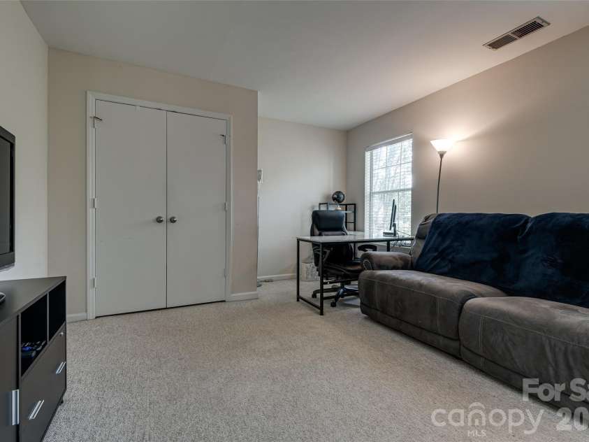 12007 Presnell Place, Charlotte, NC 28273.  MLS# CAR4365163, YatesRealty ID 16208. 